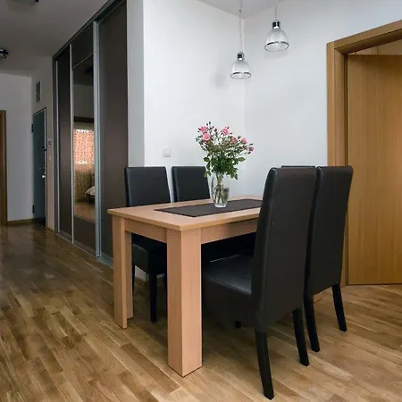 32 Apartment *