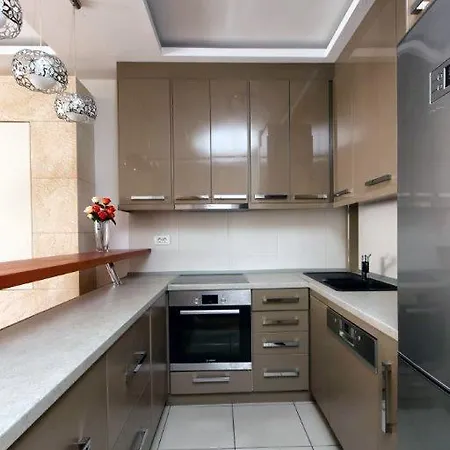 Apartment 32
