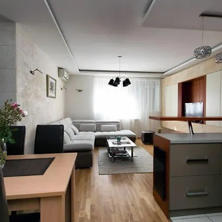 32 Apartment *