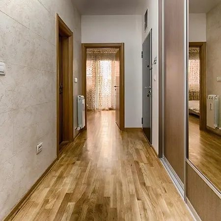 Apartment 32